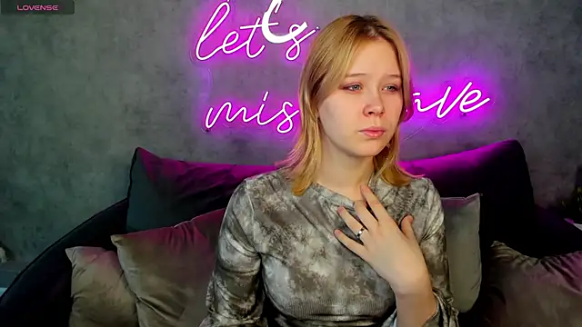 Snapshot of Amy_Kimberlly chatting on February 10, 5:58 am Amy Kimberlly online show from February 10, 5:58 am