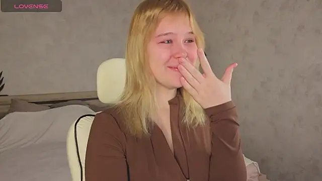 Snapshot of Amy_Kimberlly chatting on November 14, 12:20 am Amy Kimberlly online show from November 14, 12:20 am