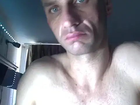 Snapshot of sexyhotstud12 chatting on February 6, 7:51 pm sexyhotstud12 online show from February 6, 7:51 pm