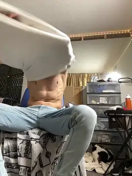 Snapshot of sexyhotstud12 chatting on February 10, 12:41 am sexyhotstud12 online show from February 10, 12:41 am