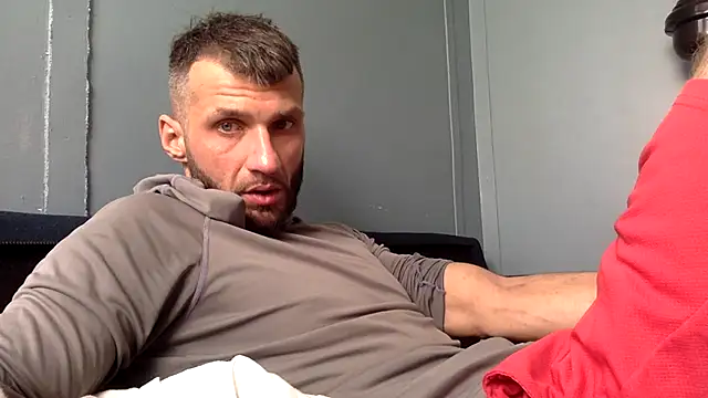 Snapshot of sexyhotstud12 chatting on December 17, 3:40 pm sexyhotstud12 online show from December 17, 3:40 pm