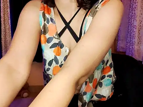 Snapshot of Aapsara_ chatting on February 22, 8:09 pm Aapsara online show from February 22, 8:09 pm