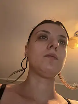 Snapshot of bunnythetailor chatting on February 2, 7:14 pm bunnythetailor online show from February 2, 7:14 pm