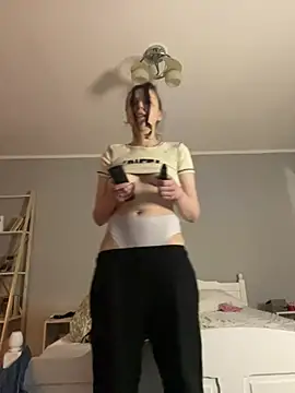 Snapshot of bunnythetailor chatting on February 18, 2:38 am bunnythetailor online show from February 18, 2:38 am