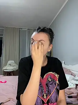 bunnythetailor online show from November 5, 8:53 pm