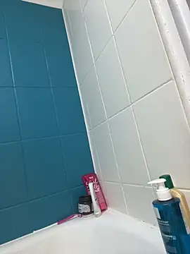 bunnythetailor online show from March 29, 8:42 pm