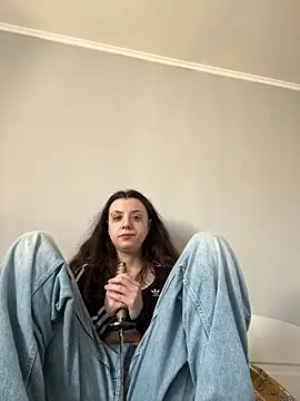 bunnythetailor online show from April 5, 6:43 am