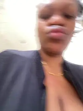 Boneca25 online show from November 24, 9:20 am