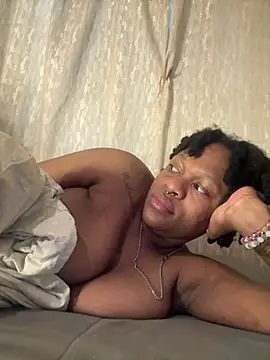 Boneca25 online show from February 2, 8:51 pm