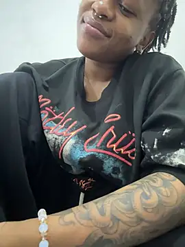 Boneca25 online show from February 28, 3:13 pm