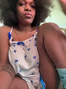 Boneca25 online show from June 9, 10:27 am
