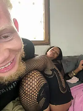 Snapshot of Boneca25 chatting on June 27, 12:22 pm Boneca25 online show from June 27, 12:22 pm