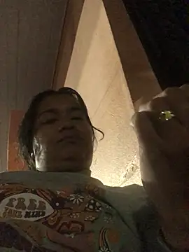 Snapshot of indiazinha69_ chatting on March 10, 6:40 am indiazinha69 online show from March 10, 6:40 am