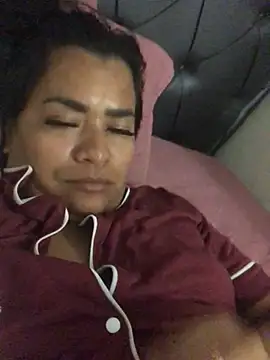 Snapshot of indiazinha69_ chatting on March 12, 3:56 am indiazinha69 online show from March 12, 3:56 am