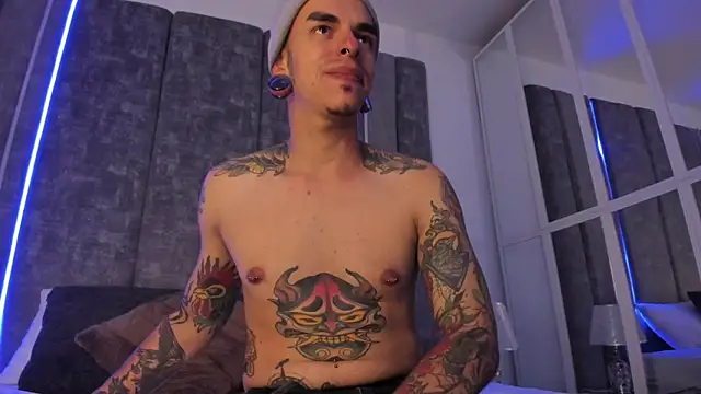 Snapshot of kaletattoo chatting on February 16, 12:19 am kaletattoo online show from February 16, 12:19 am