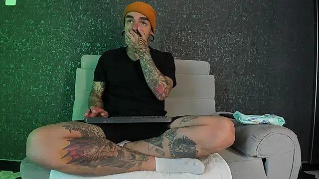 Snapshot of kaletattoo chatting on September 9, 10:59 am kaletattoo online show from September 9, 10:59 am