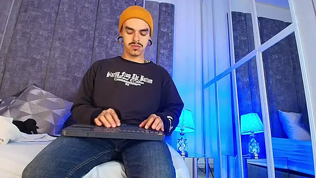 kaletattoo online show from May 2, 11:32 pm