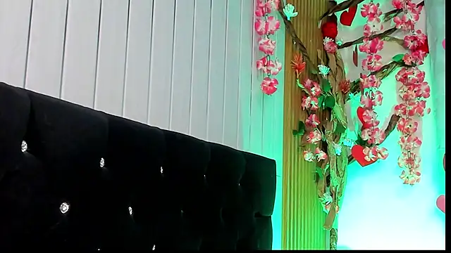 Snapshot of vicky__skinny_1 chatting on February 19, 11:17 am vicky skinny 1 online show from February 19, 11:17 am