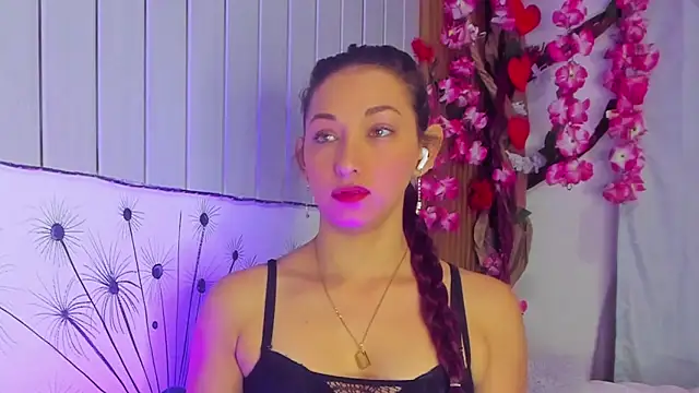 Snapshot of vicky__skinny_1 chatting on March 7, 9:07 am vicky skinny 1 online show from March 7, 9:07 am