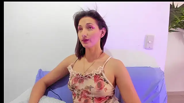 Snapshot of vicky__skinny_1 chatting on March 9, 3:27 pm vicky skinny 1 online show from March 9, 3:27 pm