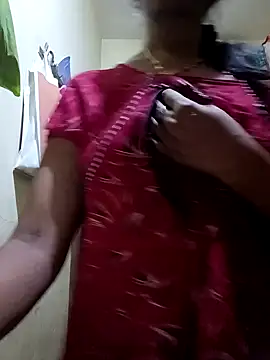 Snapshot of TeluguammayiMahi chatting on September 14, 12:32 am TeluguammayiMahi online show from September 14, 12:32 am