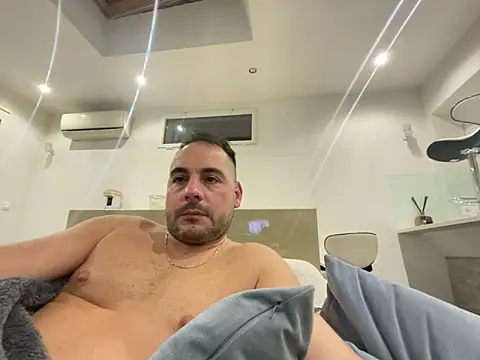 justeqqun online show from November 16, 4:56 pm