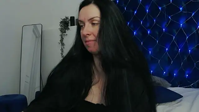 Snapshot of JacquelineElle chatting on March 3, 12:37 am JacquelineElle online show from March 3, 12:37 am