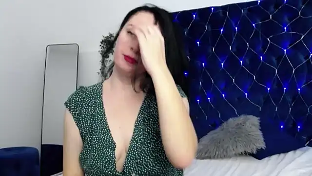 Snapshot of JacquelineElle chatting on March 7, 6:11 pm JacquelineElle online show from March 7, 6:11 pm