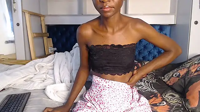 YoungDiva69 online show from February 3, 11:20 am