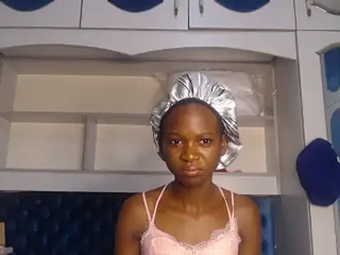 YoungDiva69 online show from February 19, 8:31 pm