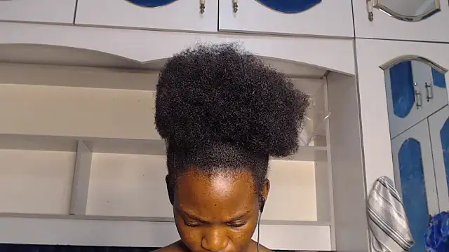 YoungDiva69 online show from February 22, 9:04 pm