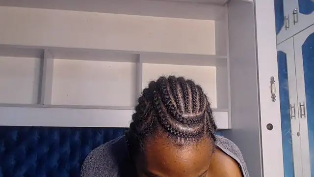 YoungDiva69 online show from February 27, 4:52 am