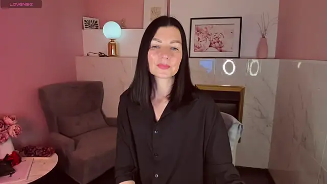 MonicaCheerful online show from February 5, 3:31 pm