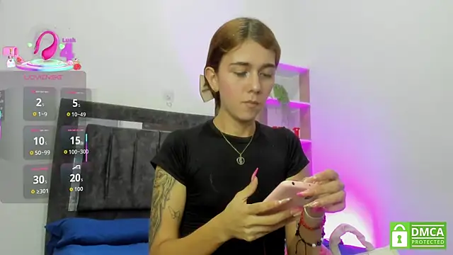 Nicol TransGirl online show from May 5, 4:20 am