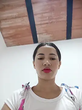 Snapshot of -Nicol chatting on June 4, 9:59 am -Nicol online show from June 4, 9:59 am