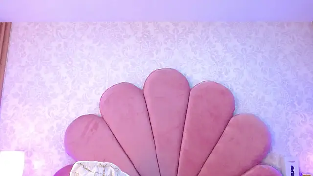 ElhaThomson online show from November 25, 5:29 am