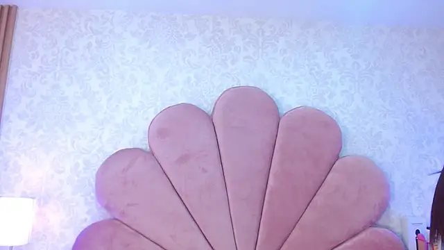 ElhaThomson online show from December 13, 8:36 pm