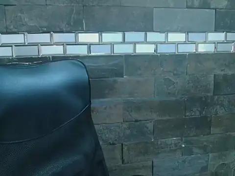 Snapshot of Santiago-Thompson chatting on October 31, 10:44 pm Santiago-Thompson online show from October 31, 10:44 pm