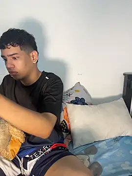 Snapshot of Santiago-Thompson chatting on November 5, 5:35 pm Santiago-Thompson online show from November 5, 5:35 pm