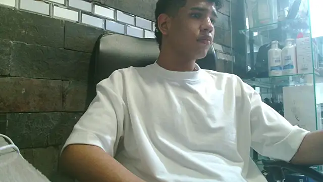 Snapshot of Santiago-Thompson chatting on November 7, 4:01 am Santiago-Thompson online show from November 7, 4:01 am