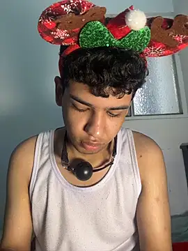 Snapshot of Santiago-Thompson chatting on November 30, 7:40 pm Santiago-Thompson online show from November 30, 7:40 pm