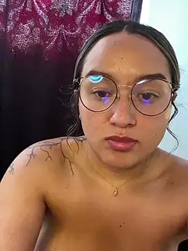 Snapshot of Iam_Cassi chatting on February 16, 3:48 pm Iam Cassi online show from February 16, 3:48 pm