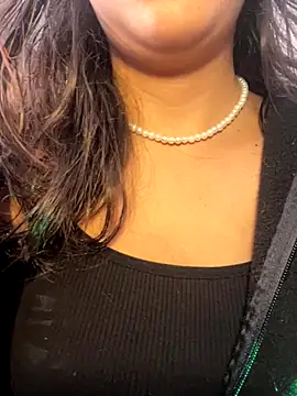 LiLy kIndly online show from December 19, 8:05 pm