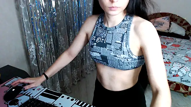 Kriss brunette 5 online show from January 15, 4:00 pm