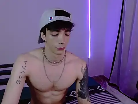 H3ll B0I online show from January 30, 11:24 pm