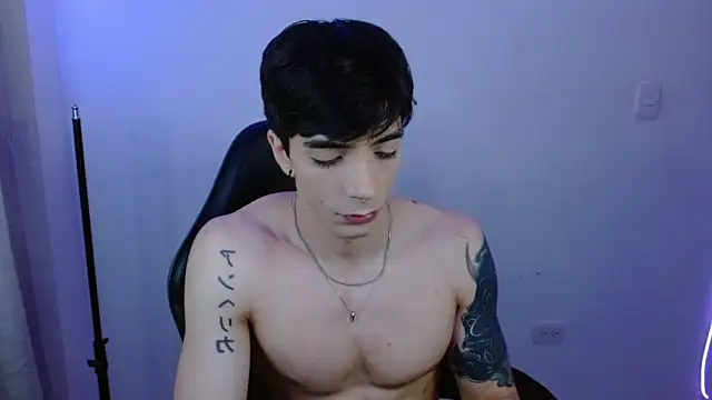 H3ll B0I online show from February 22, 3:18 am