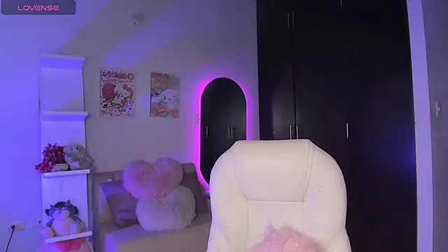 Snapshot of sabrinamoonie chatting on November 10, 3:00 pm sabrinamoonie online show from November 10, 3:00 pm