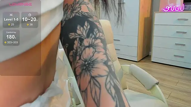  dkny  online show from December 19, 12:56 pm