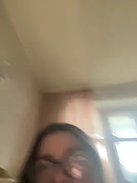 DearAlise online show from December 17, 10:32 am