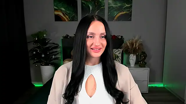 Snapshot of EmiliaBeynard chatting on February 1, 1:41 pm EmiliaBeynard online show from February 1, 1:41 pm